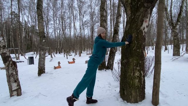 Упражнения на улице по мотивам Pilates смотреть онлайн