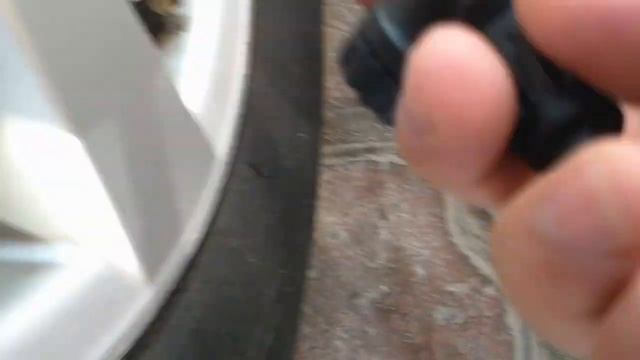 Cómo medir la presión de las llantas ( manómetro) смотреть онлайн