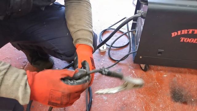 BETTER THAN YOU'D THINK - BUDGET WELDER - ONLY £100 - REVIEW & TEST смотреть онлайн