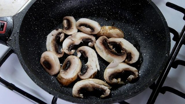 Любимое блюдо Маккартни! Scrambled eggs? смотреть онлайн