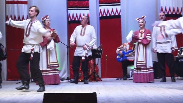 "Как повадилась Параня" - ансамбль песни и танца "Завалинка" смотреть онлайн