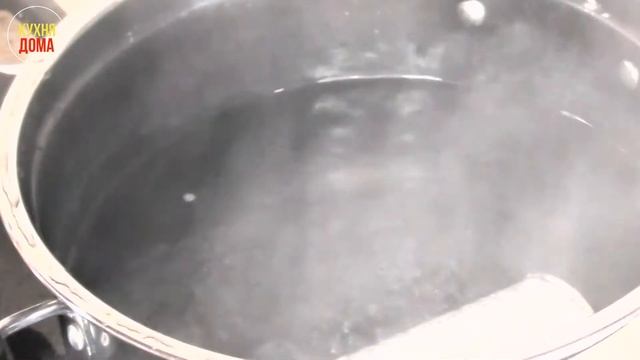 Как и сколько времени варить густую сгущёнку в банке? How much time to cook thick condensed milk? смотреть онлайн