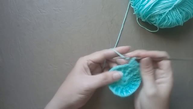 Шапочка под кардиган крючком (для начинающих)/Crochet hat. смотреть онлайн