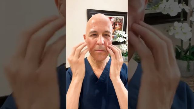 #1 Healing Oil for Anti-Aging & Hyperpigmentation | Dr. Mandell смотреть онлайн