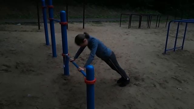 Вечерняя тренировка на улице смотреть онлайн