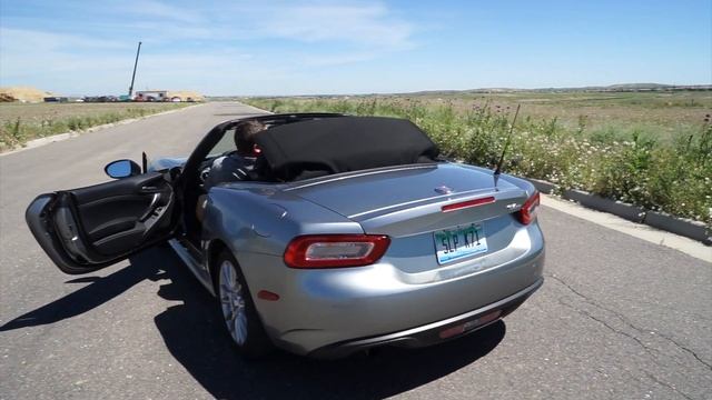 2017 FIAT 124 Spider смотреть онлайн