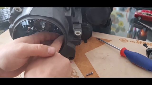 VW GOLF 5 xenon HEADLIGHT adjuster MOTOR (aim leveling, actuator, servo) repair & replacement смотреть онлайн