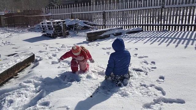 Тима и Соня на даче, зима-игры смотреть онлайн