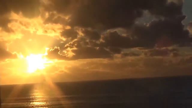 Отражение неба в отливной волнe смотреть онлайн