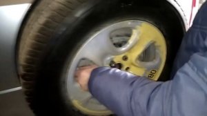 Suzuki Grand Vitara, гремит кожух запасного колеса, как избавиться от грохота?