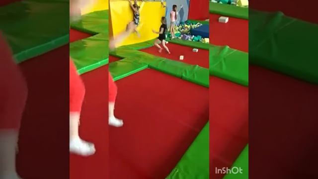 Батутный центр Мистерия. смотреть онлайн
