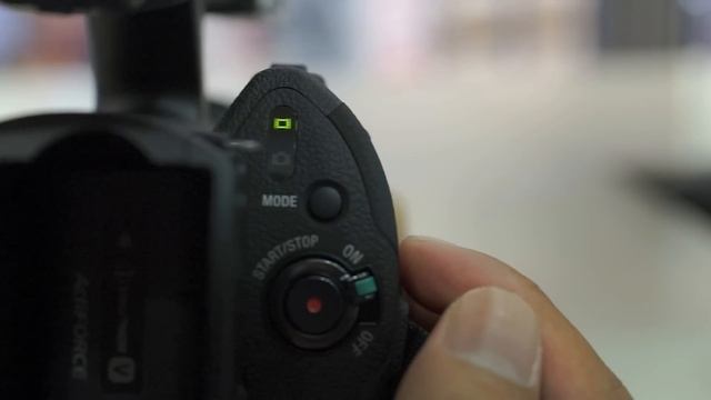 Sony NEX-VG30 Review | John Sison смотреть онлайн