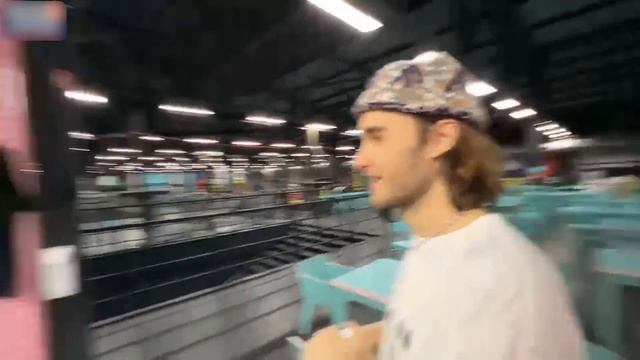 ИНСТРУКТОР ЗАПРЕЩАЕТ ПРЫГАТЬ на БАТУТАХ / Кореш, Парадеевич, Exile, FRAME TAMER, Данила Горилла смотреть онлайн