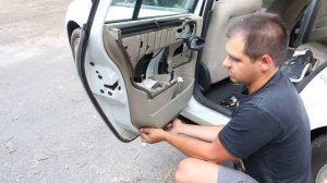 Renault Megane 2 - снятие карты двери с последующей сборкой - ремонт стеклоподъемника