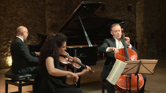 DSCH - Pinto-Ribeiro, Ferschtman, Zlotnikov – Schubert Trio N. 1 смотреть онлайн