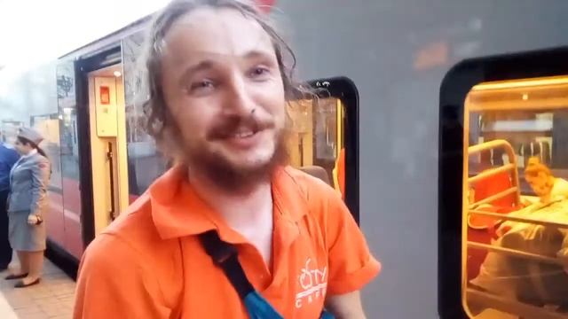 На "Ласточке" с Белорусского вокзала. Из Москвы на поезде в Вязьму. Обзор. Встретили Рому Печёнкина смотреть онлайн