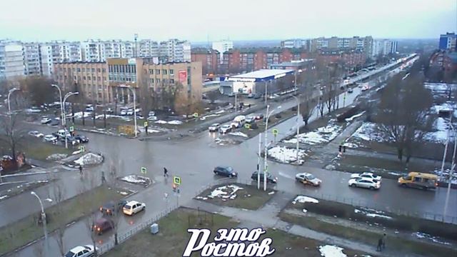 В Волгодонске таксист наехал девушке пешеходу на ноги 23 01 20 смотреть онлайн