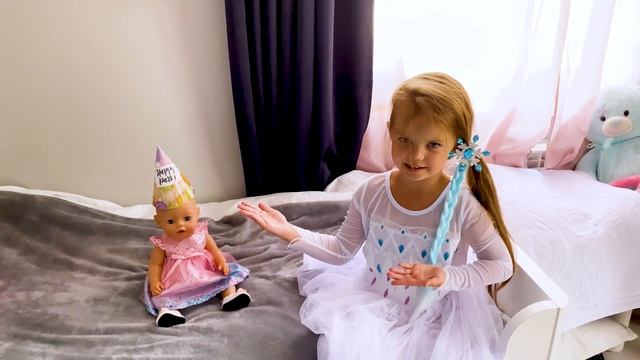 Кукла БЕБИ БОН Лина на Дне Рождения Майи! Игры одевалки для девочек. Детские видео с игрушками смотреть онлайн