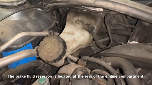 Dacia Duster Diesel 2014 Brake Fluid Reservoir Location смотреть онлайн