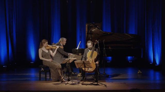 ATOS Trio: D.Shostakovich, Trio No.1 in C-Major, op.8 (1923) смотреть онлайн