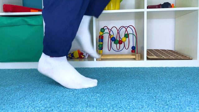 Марк и папа устроили домашний зоопарк и очень хотят иметь домашних животных! смотреть онлайн