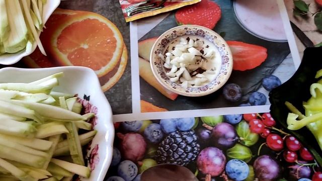 Салат из кабачков и болгарского перца смотреть онлайн