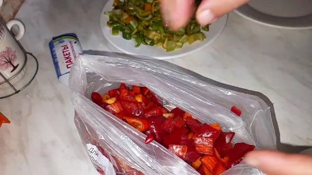 Как Заморозить Перец на Зиму в Морозилке:способы заморозки? смотреть онлайн