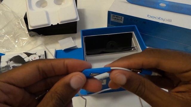 Beats by Dre Neon Blue Pill and Neon Blue Power Beats Unboxing смотреть онлайн