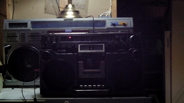 AIWA TPR-950 DEMO - BEST MIDSIZE Portable Stereo for 1978 смотреть онлайн