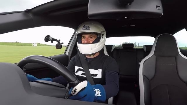 CAN I BREAK MY CUPRA CHASING NEW AUDI RS3 + BIG JOE ON TRACK? + NEW WHEELS REVEALED смотреть онлайн