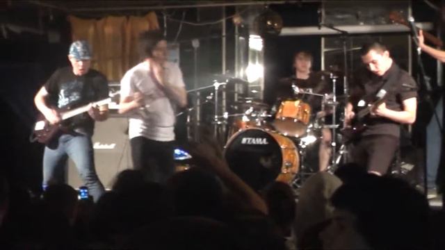 Amber And Ashes - Я зашел пока ты спала live in Волгоград 2009 смотреть онлайн