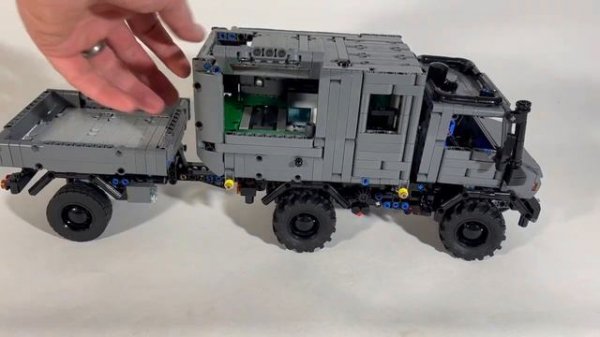 LEGO Unimog U4000:5000