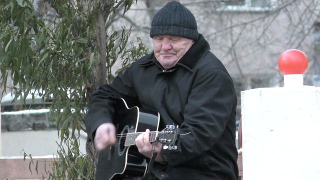 ТАЛАНТ, ВСТРЕЧЕННЫЙ НА УЛИЦЕ. СУПЕР ДЕД С СУПЕР ГОЛОСОМ смотреть онлайн