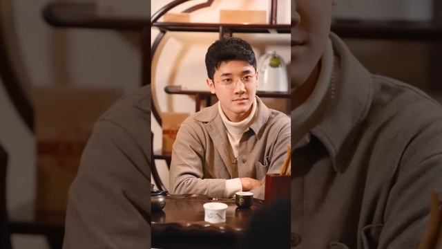 【ENG】三年前，郭秘书把千亿总裁顾总给睡了，而她为了两百万将自己“卖”给顾总做了贴身秘书，高冷禁欲的腹黑老板，俏皮聪明的秘书，办公室恋情这就开始啦#腹黑 #总裁#甜宠|Kino短剧社? смотреть онлайн