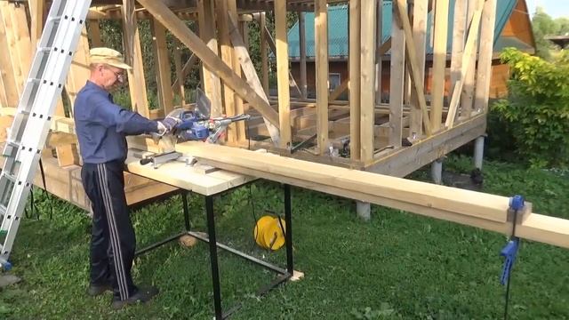 Строим маленький каркасный дом на сваях своими руками (ч.17). Торцовочный стол и станок по дереву смотреть онлайн