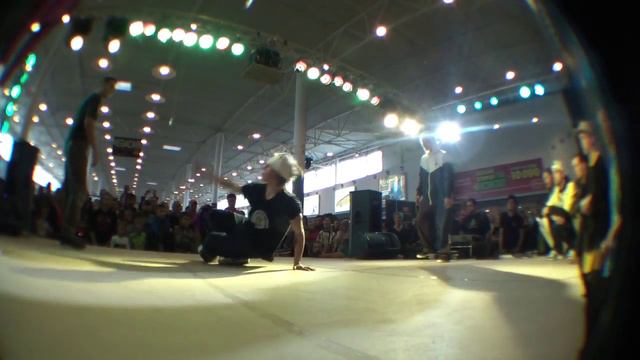 Lunatik Roockets vs Troll` and Flying Buddha (CROPP BREAKING BATTLE 2011) смотреть онлайн