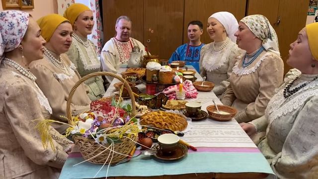 Аксинья идёт в гости на Пасху. Пасхальные традиции. смотреть онлайн