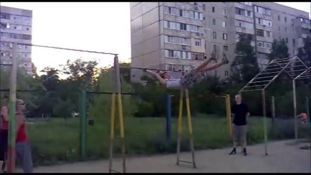 Как я научился делать элемент "Солнышко" на турнике смотреть онлайн