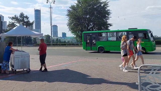 Съедобный макет Екатеринбурга на фестивале барбекю 8 июля 2023 смотреть онлайн