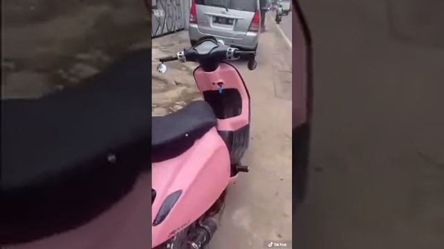 proses pemasangan decal fullbody dengan bahan maxdecal di vesva metic смотреть онлайн