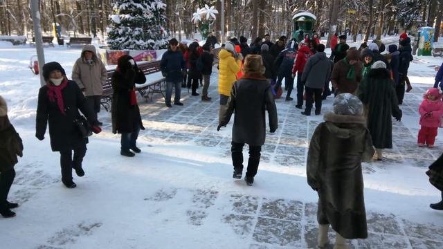 Татьянин день в городском парке. Зажигательные танцы смотреть онлайн