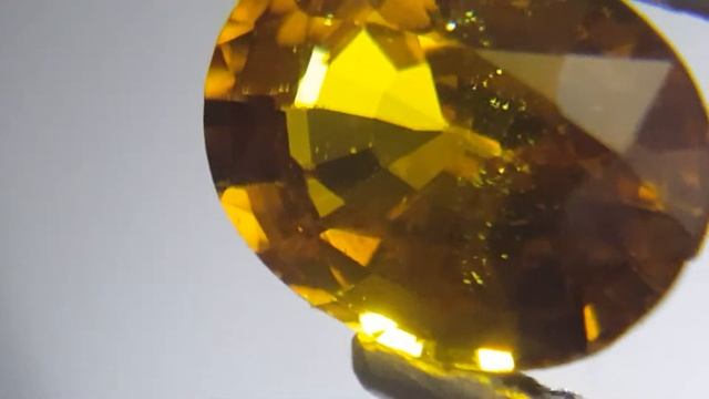 Остатки Рутила Разрушенного Термообработкой в Облагороженном Термически Мадагаскарском Сапфире! смотреть онлайн