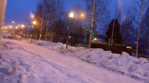 И опять зима, снег идёт.