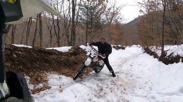 Внутри водопада Берендей #неХардЭндуро смотреть онлайн