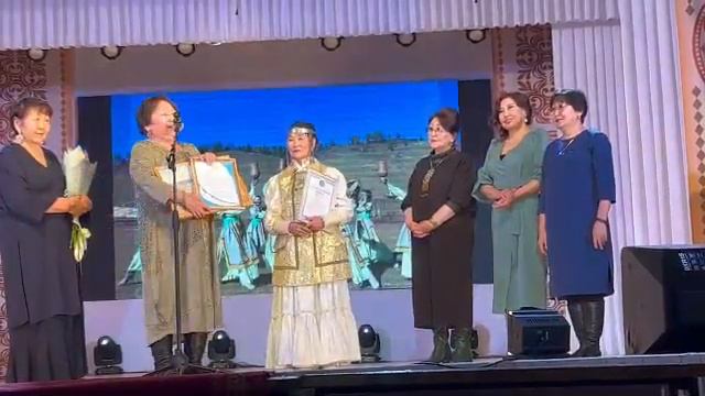 Тойук традиционная торжественная песня в исполнении Лидии Васильевны Харитоновой