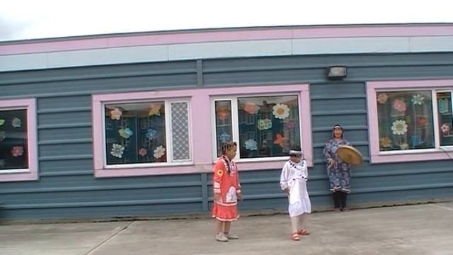 чукотский танец "Подружки". Мастер-класс детского ансамбля "Кымчучьын". смотреть онлайн