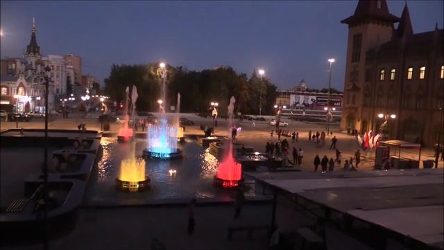 Саратов.Фонтан Мелодия. Queen. The Show Must Go On. смотреть онлайн