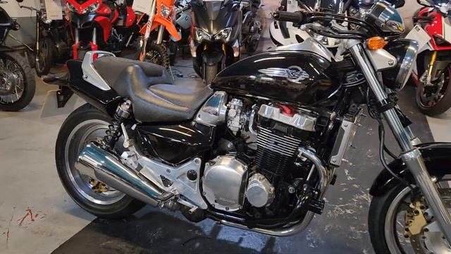 Honda X4 ,CB 1300 muscle cruiser Start up and walkaround,stunner for sale here @therealtoyshop смотреть онлайн