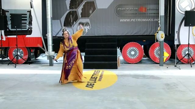 Kayra.28.05 2015.Chinese sword dance. смотреть онлайн