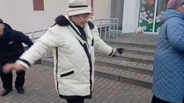 Кофе и какао...........19.11.23 Гомель парк Луначарского ? смотреть онлайн